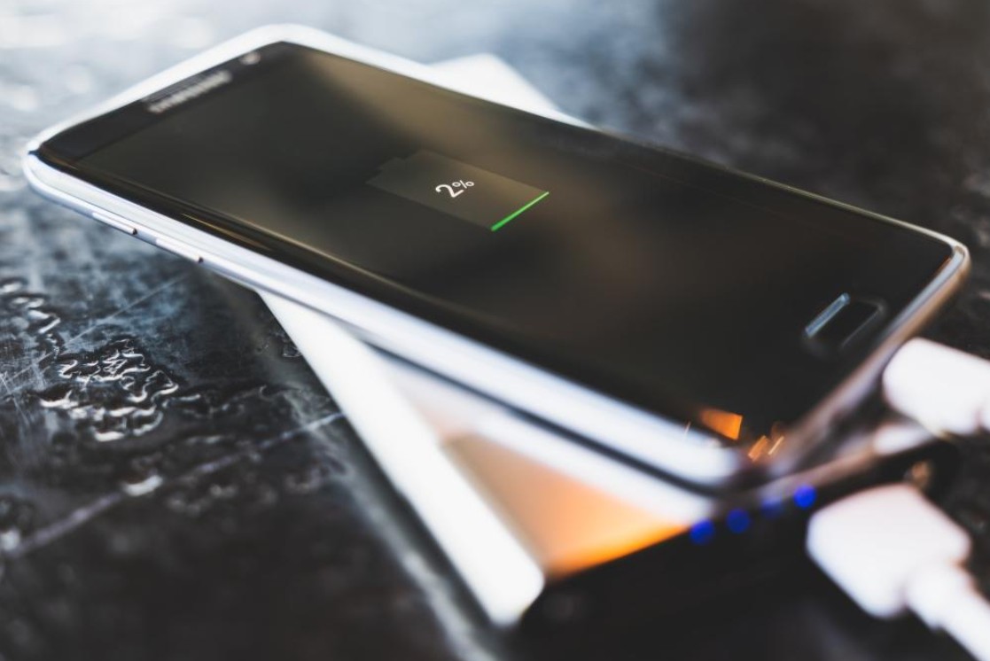 Rekomendasi-Aplikasi-Penghemat-Baterai-iPhone-Terbaik-Paling-Ampuh