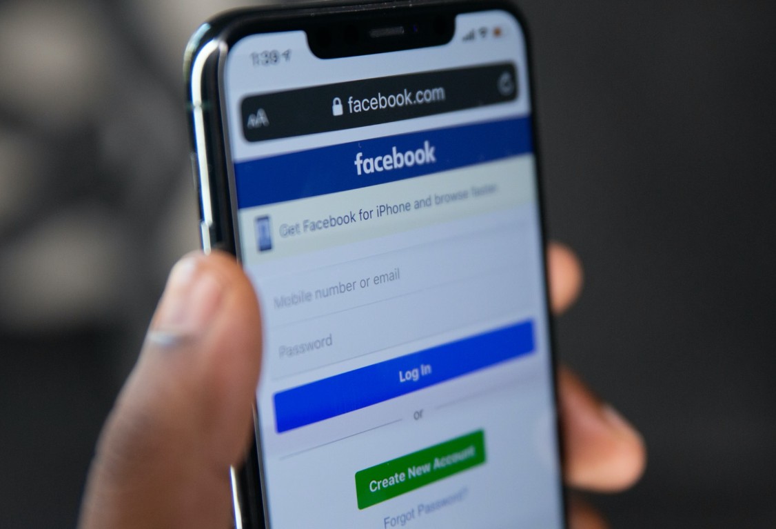 Rekomendasi-Produk-Terbaik-untuk-Download-Video-Facebook-Tanpa-Aplikasi-Gratis